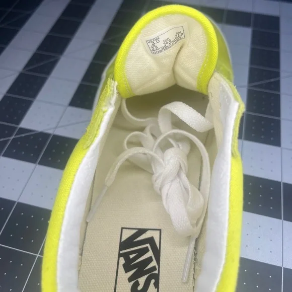 Vans old skool
Brand new
NWOT
Lemon green - Picture 8 of 8
